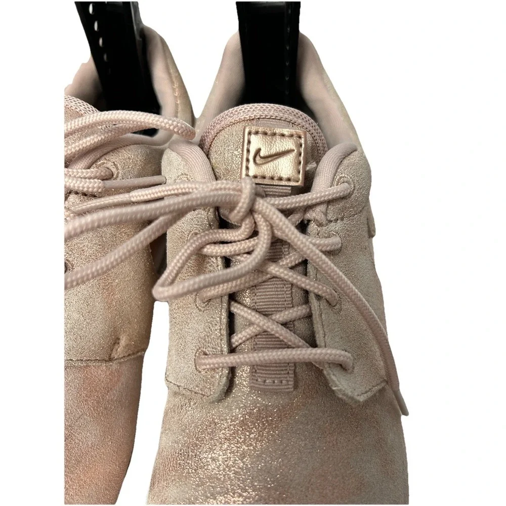 Nike Roshe Women's Sneakers Size 6,5‎ EU 37 Rose Gold Athleisure Sport Lux Yoga